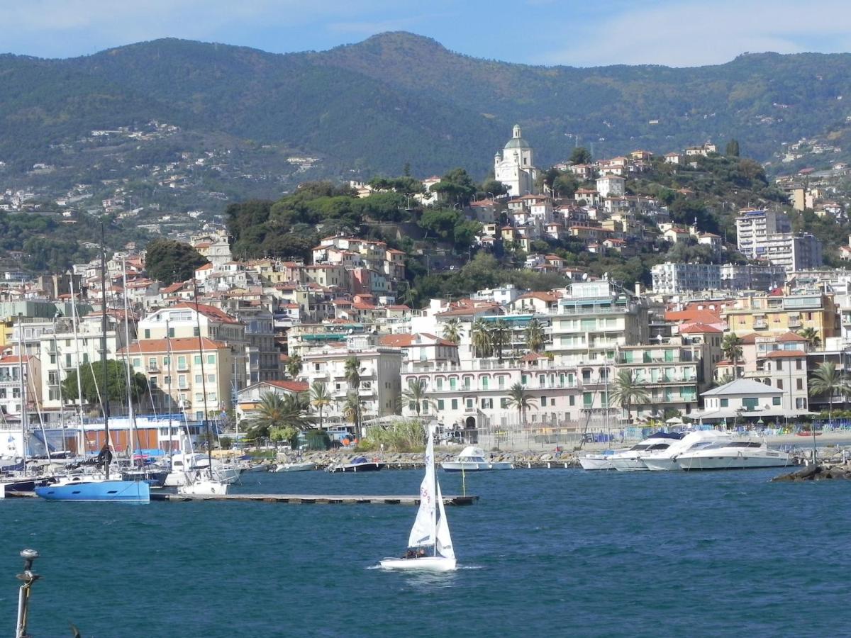 Centralissimo Trilocale Su Due Piani - Flavio House Sanremo Bagian luar foto