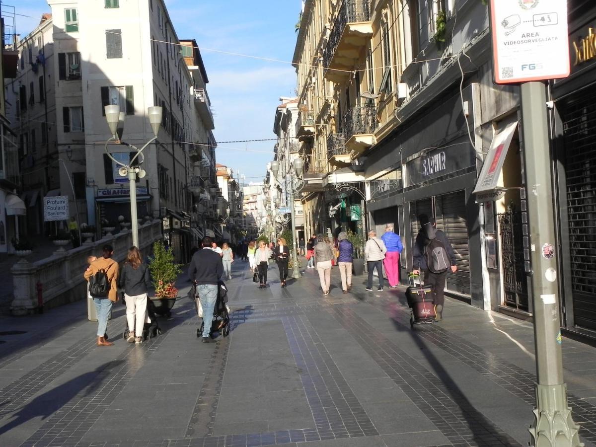 Centralissimo Trilocale Su Due Piani - Flavio House Sanremo Bagian luar foto
